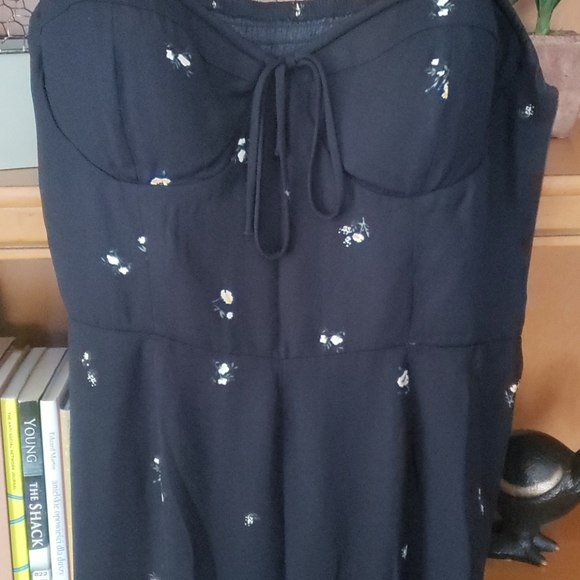 Romper - Picture 2 of 8